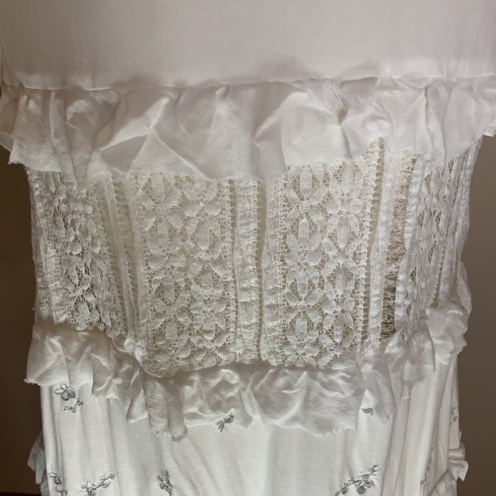 POL Sleeveless Frill Top - Picture 11 of 12